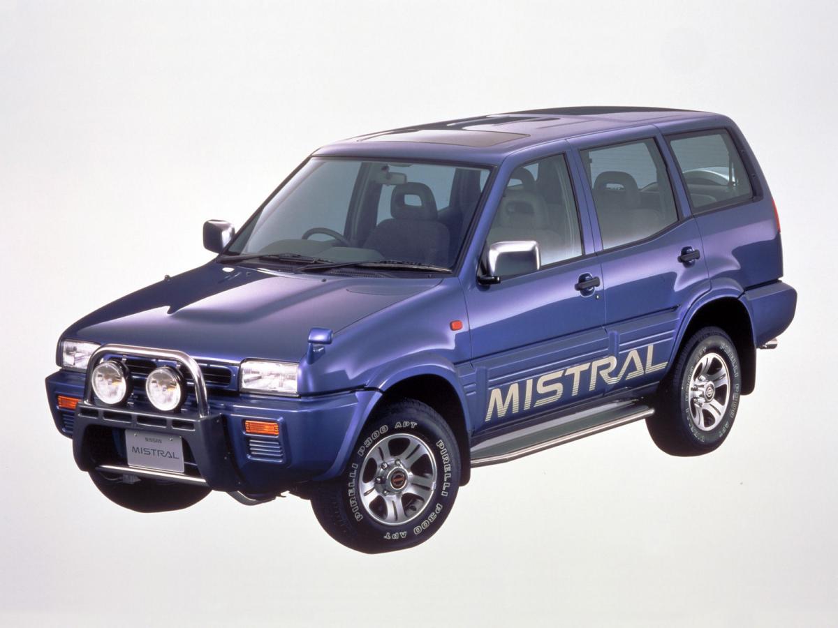 Nissan mistral кенгурятник